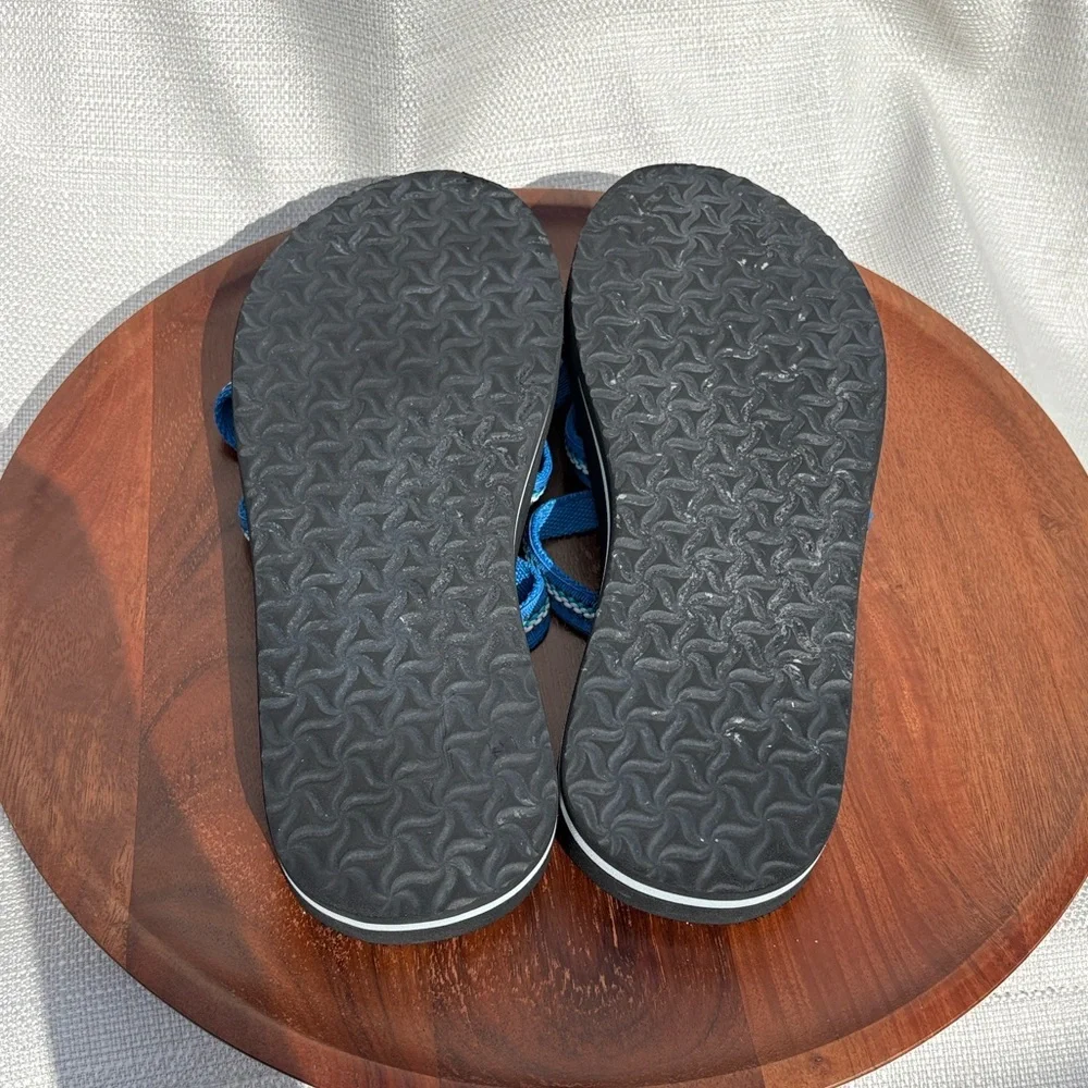 Teva Women's Olowahu Black/Blue Sandals Sz 8